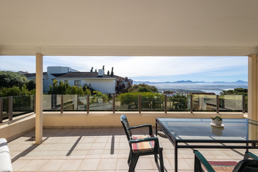 4 Bedroom Property for Sale in Bowtie Western Cape